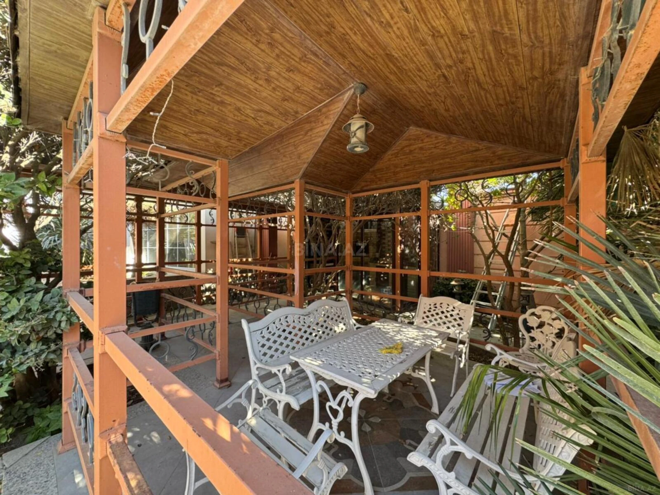 Kirayə verilir 8 otaqlı həyət evi 400 m²