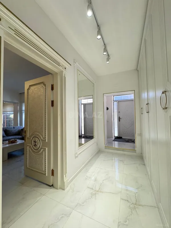 Kirayə verilir 8 otaqlı həyət evi 400 m²
