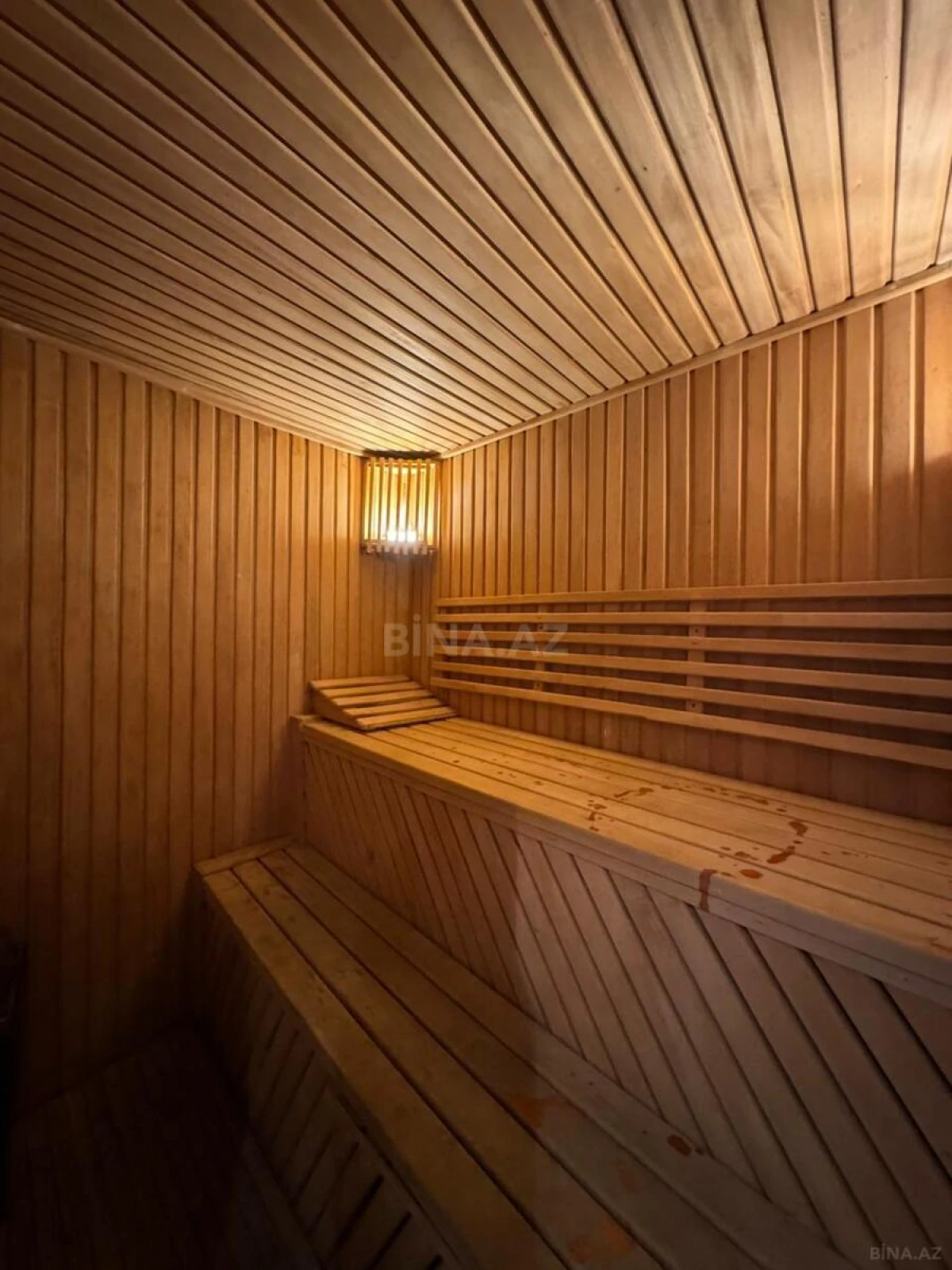 Kirayə verilir 8 otaqlı həyət evi 400 m²