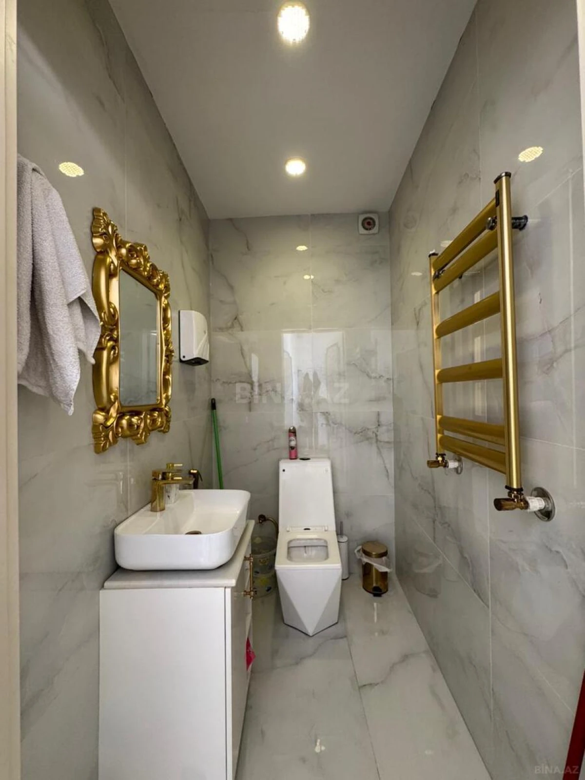 Kirayə verilir 8 otaqlı həyət evi 400 m²