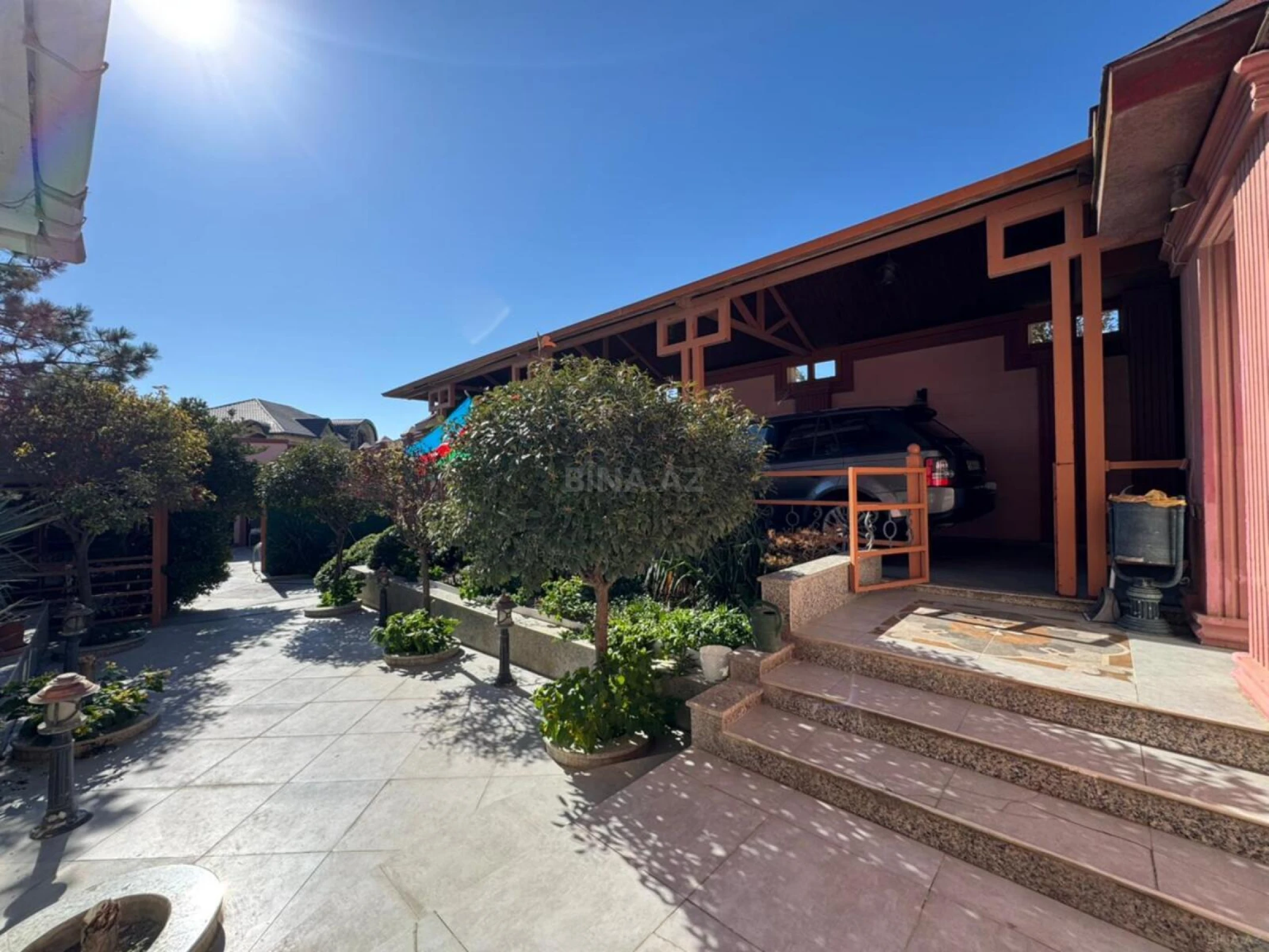 Kirayə verilir 8 otaqlı həyət evi 400 m²