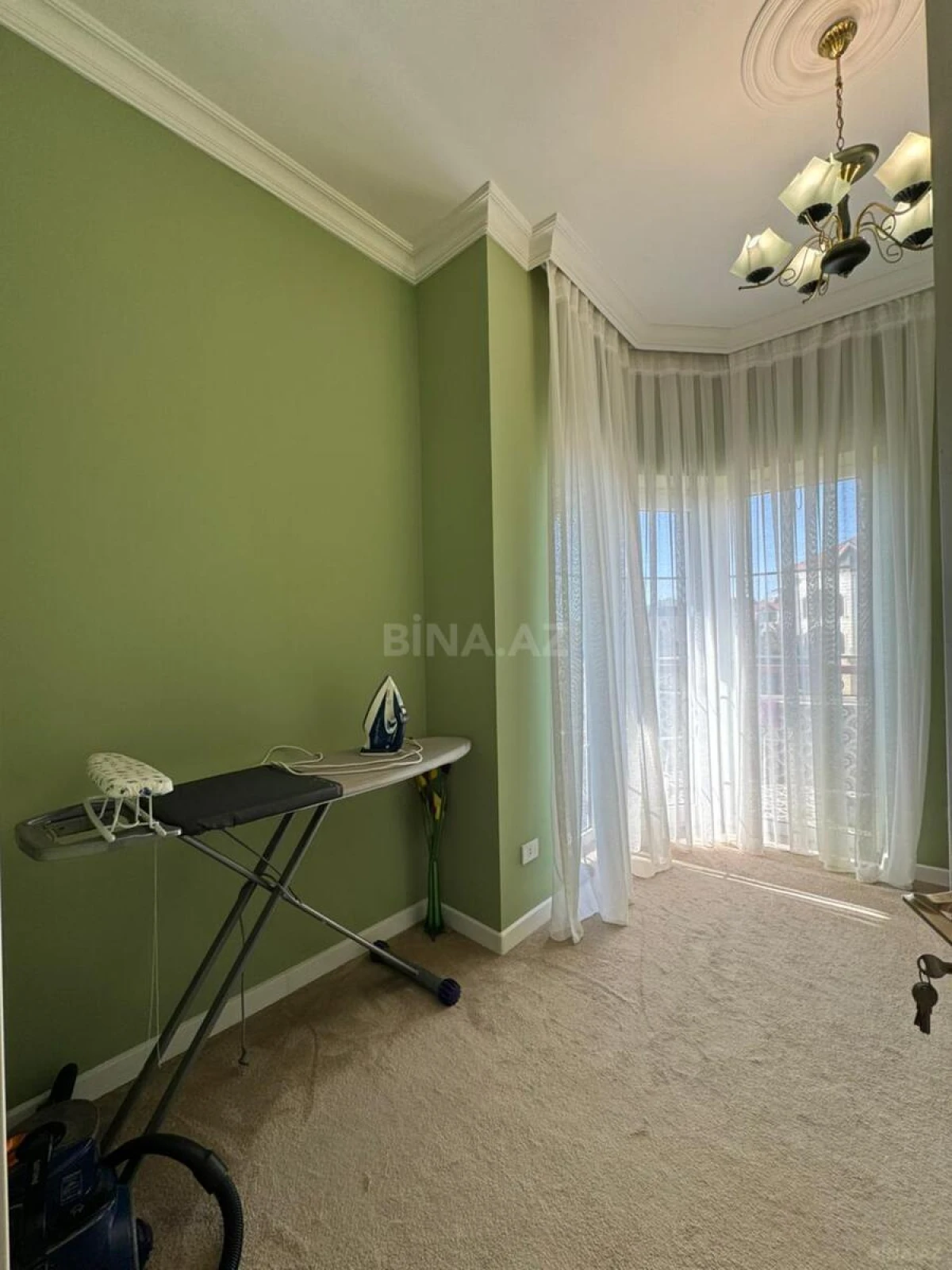 Kirayə verilir 8 otaqlı həyət evi 400 m²