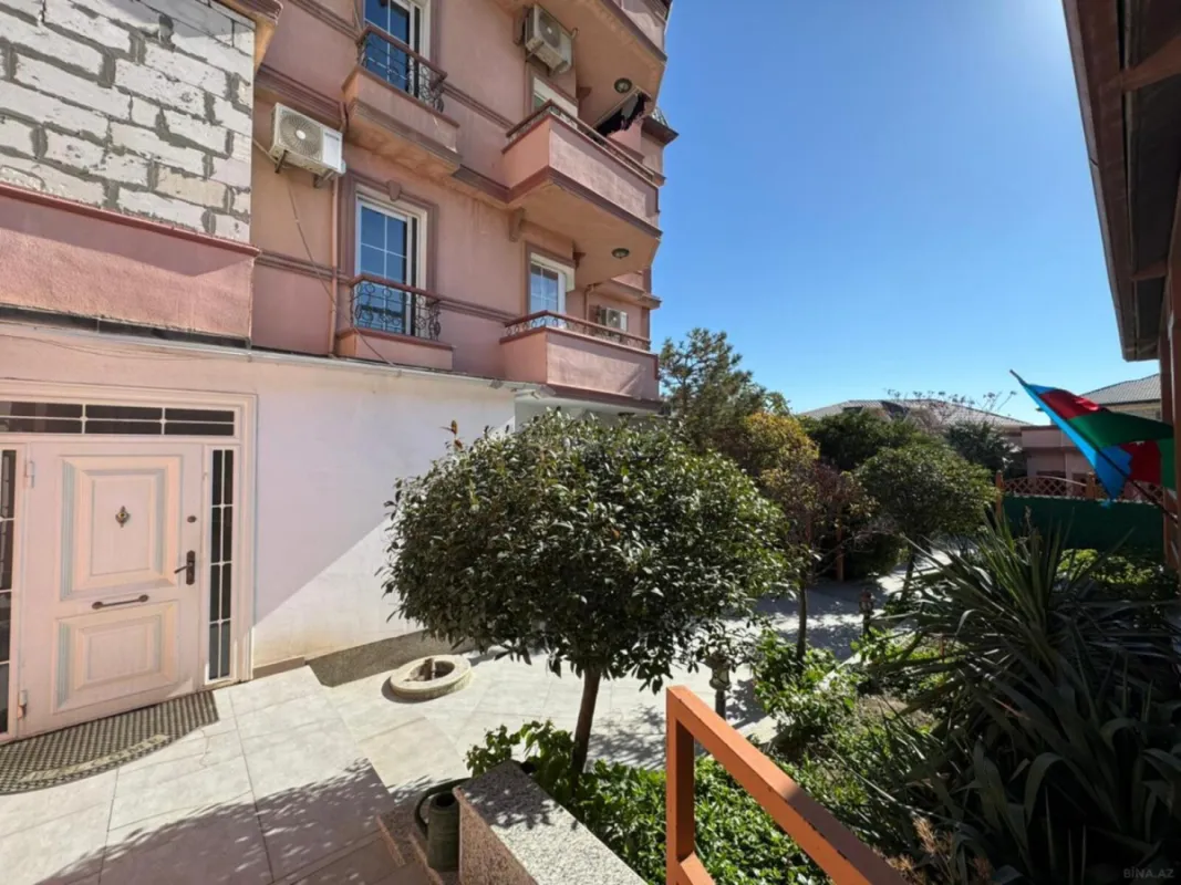 Kirayə verilir 8 otaqlı həyət evi 400 m²