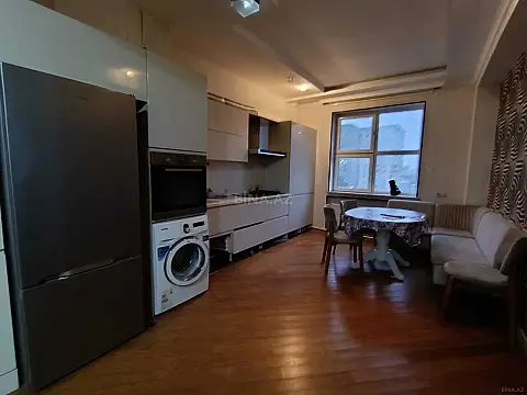 Kirayə verilir 3 otaqlı mənzil 135 m²