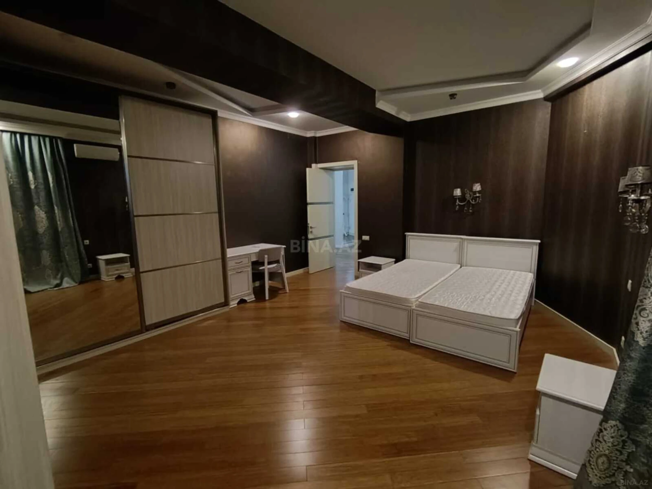 Kirayə verilir 3 otaqlı mənzil 135 m²