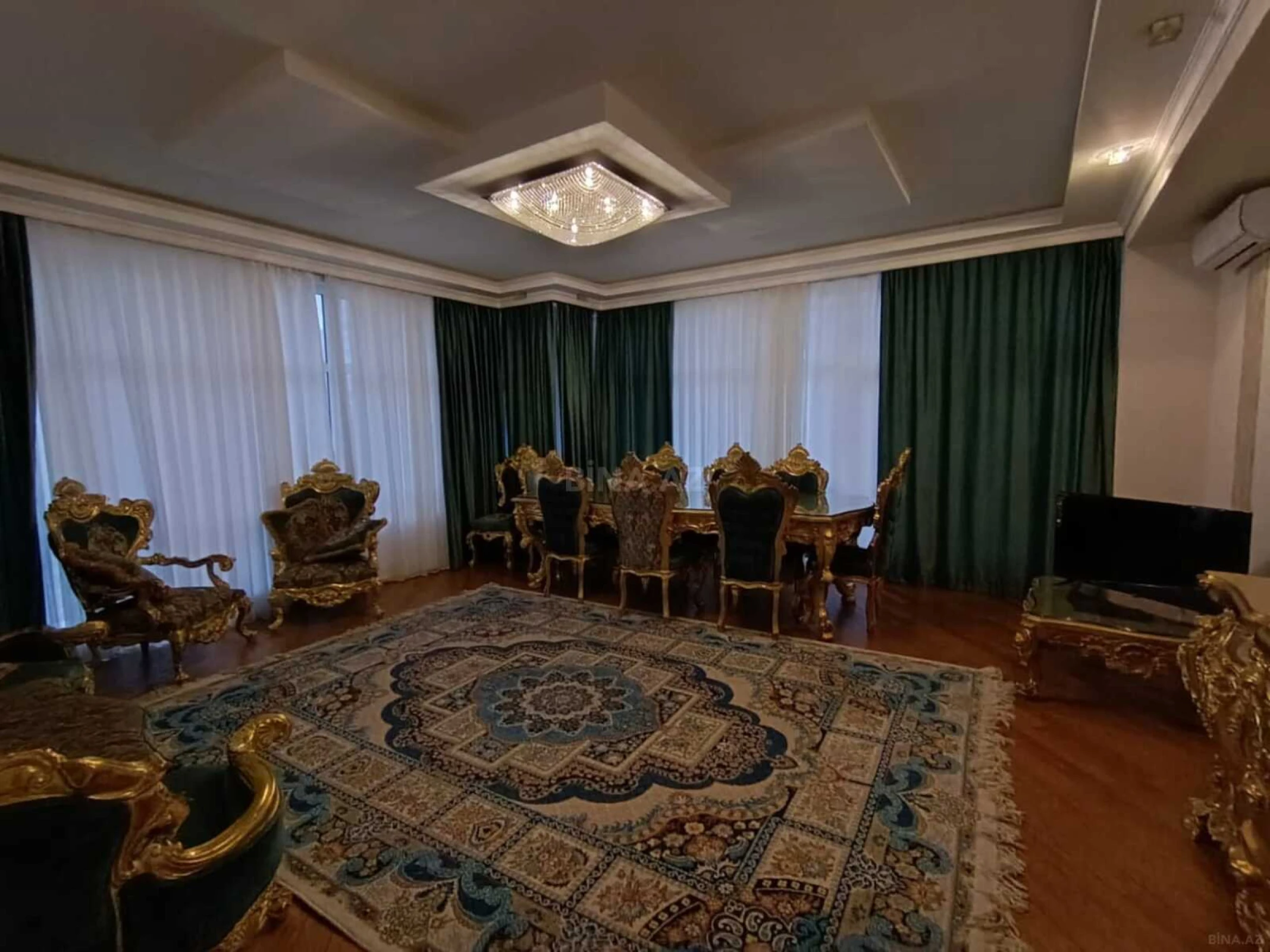 Kirayə verilir 3 otaqlı mənzil 135 m²