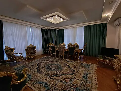 Kirayə verilir 3 otaqlı mənzil 135 m²