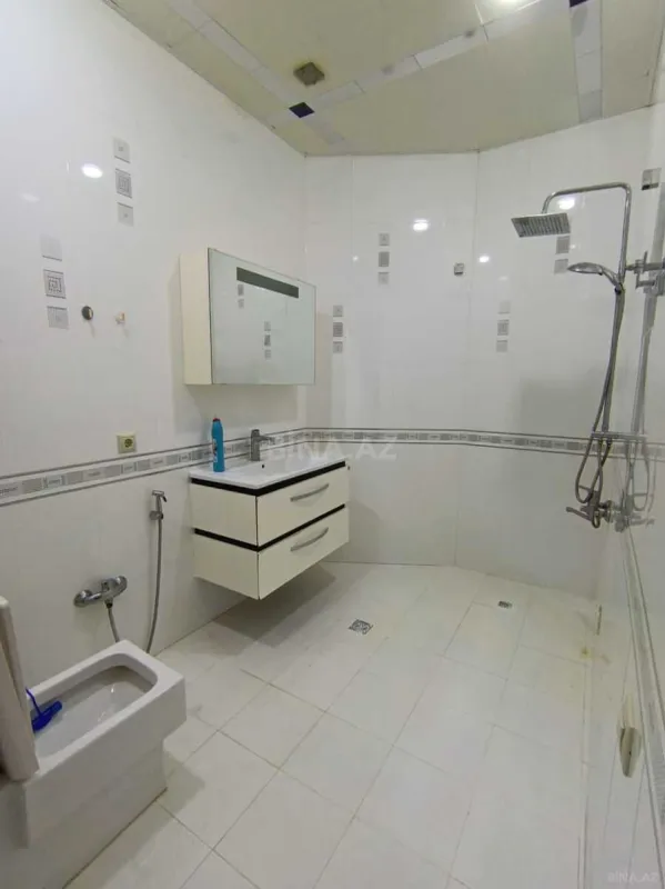 Kirayə verilir 3 otaqlı mənzil 135 m²