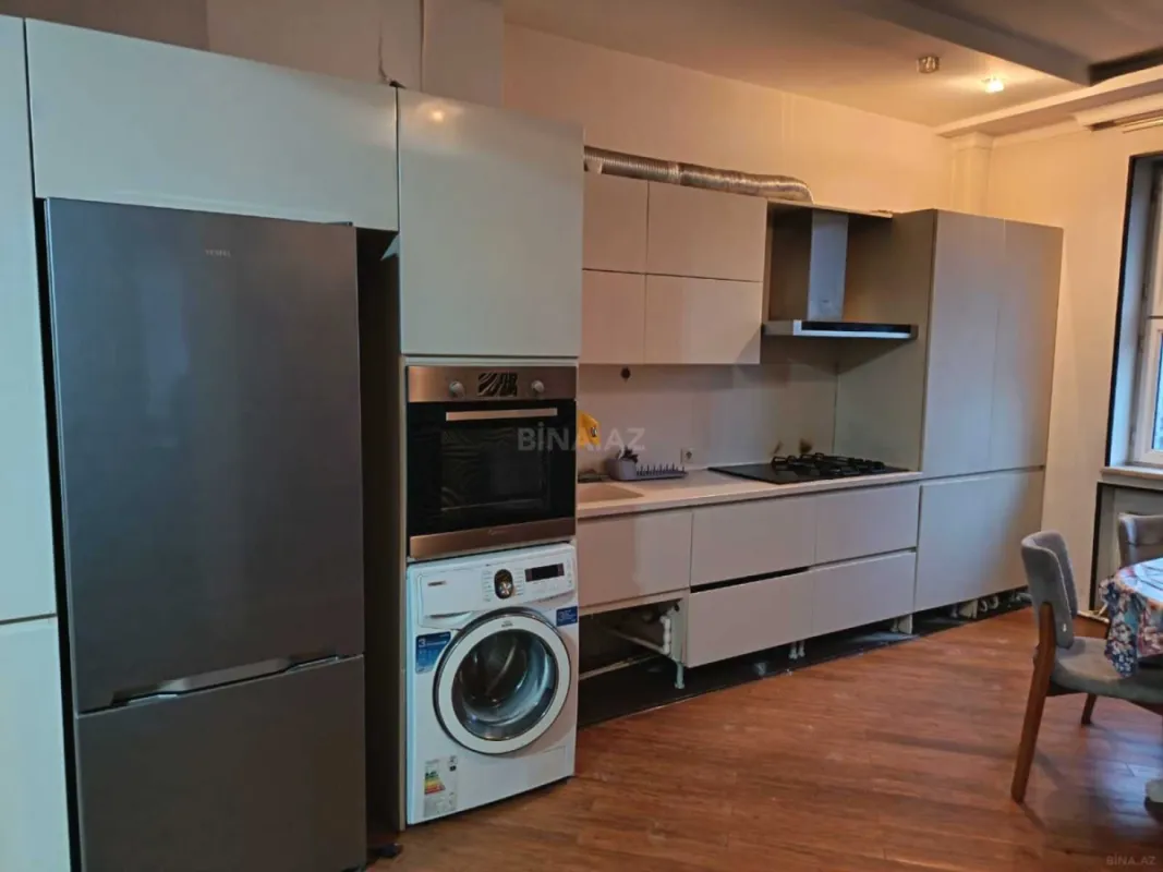 Kirayə verilir 3 otaqlı mənzil 135 m²