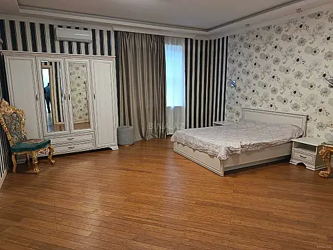 Kirayə verilir 3 otaqlı mənzil 135 m²