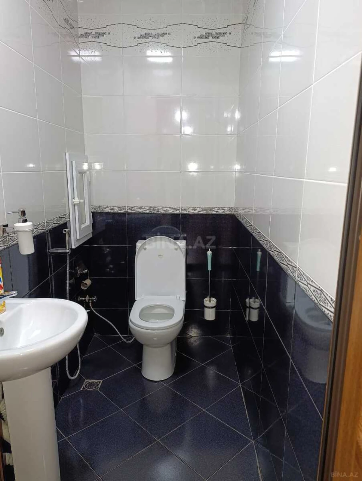 Satılır 3 otaqlı mənzil 137 m²