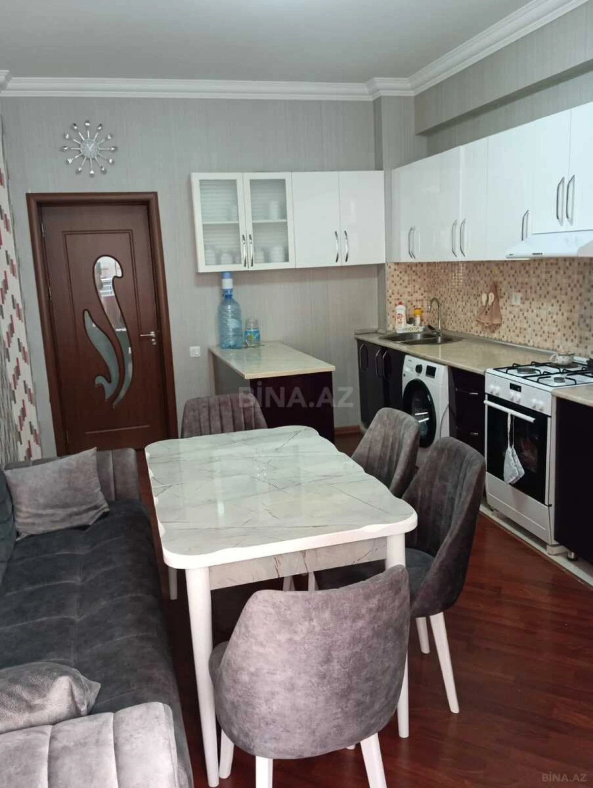 Satılır 3 otaqlı mənzil 137 m²