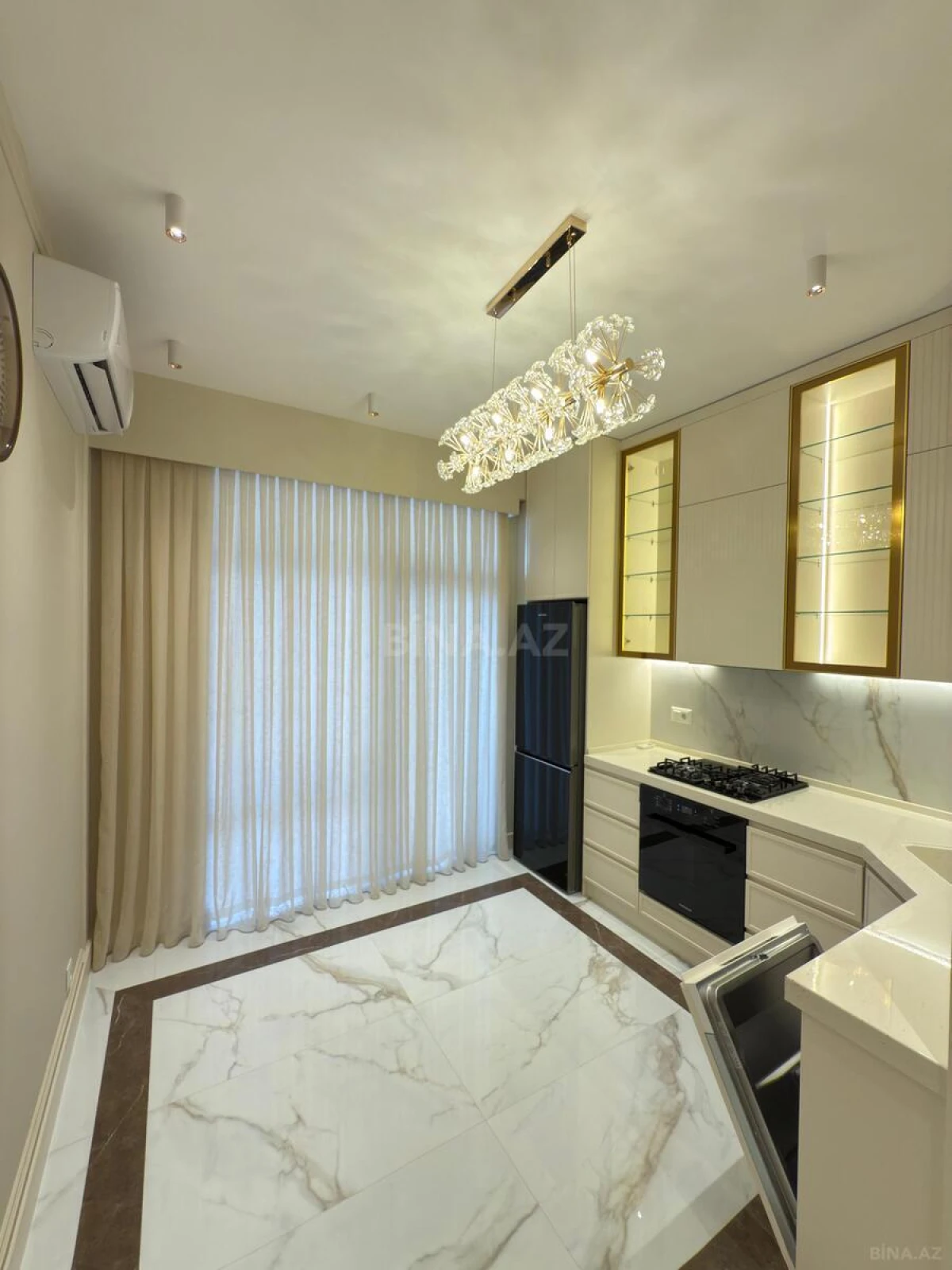 Satılır 3 otaqlı mənzil 85 m²