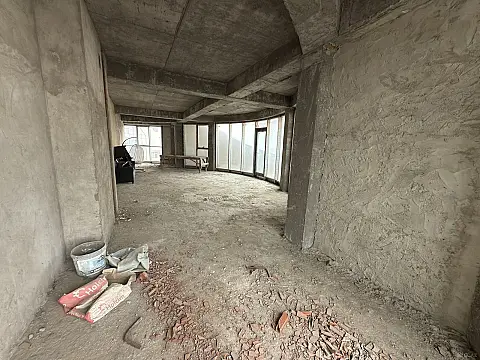 Satılır 3 otaqlı mənzil 220 m²