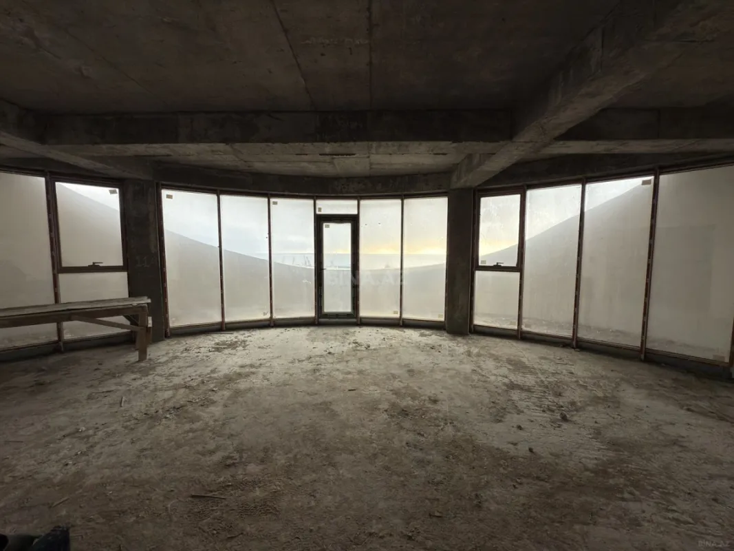 Satılır 3 otaqlı mənzil 220 m²