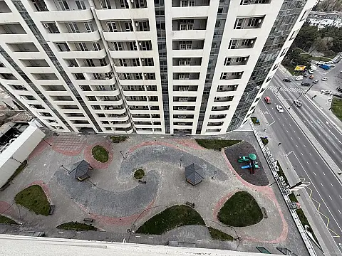 Satılır 3 otaqlı mənzil 220 m²