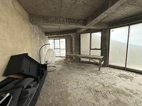 Satılır 3 otaqlı mənzil 220 m²