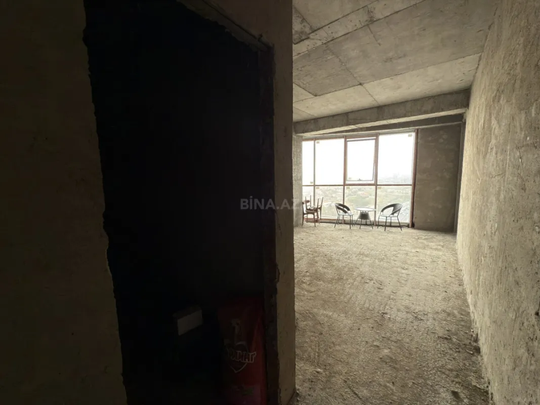Satılır 3 otaqlı mənzil 220 m²