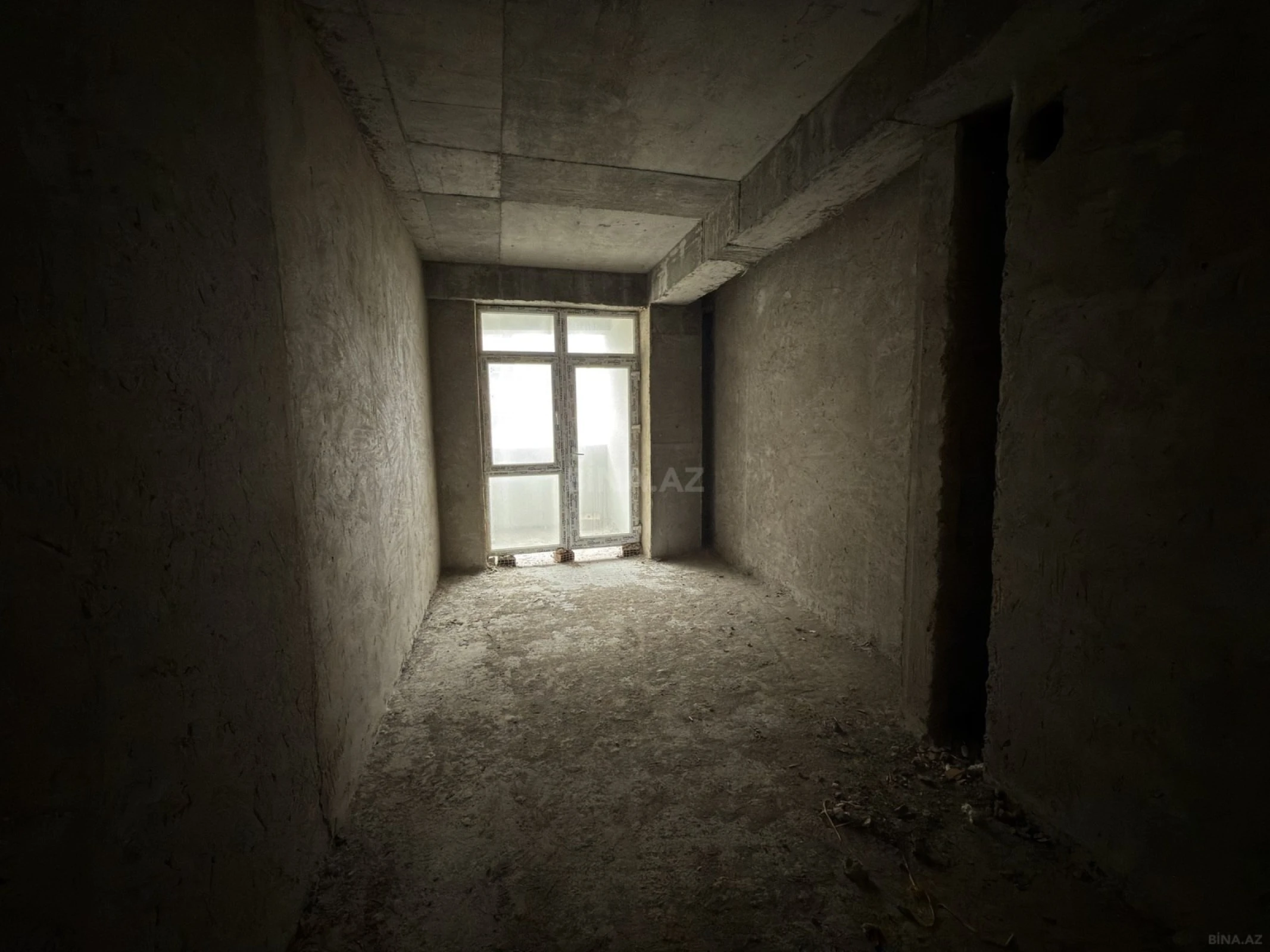 Satılır 3 otaqlı mənzil 220 m²