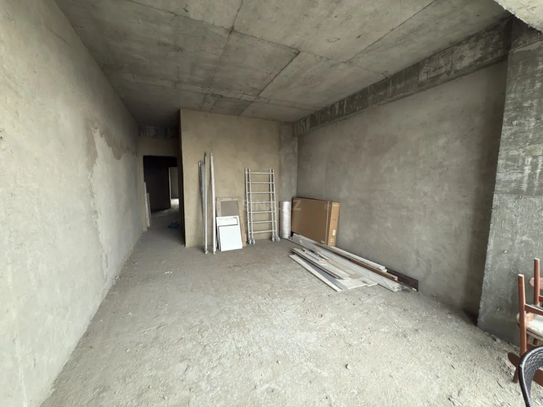 Satılır 3 otaqlı mənzil 220 m²