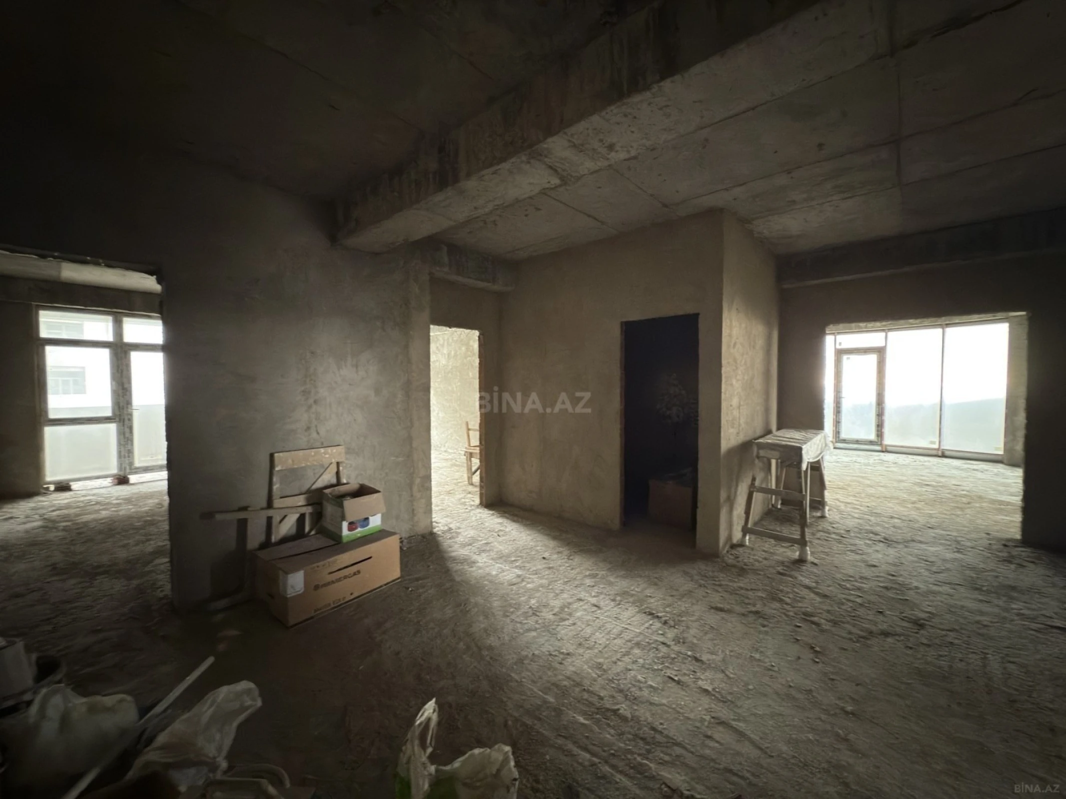 Satılır 3 otaqlı mənzil 220 m²