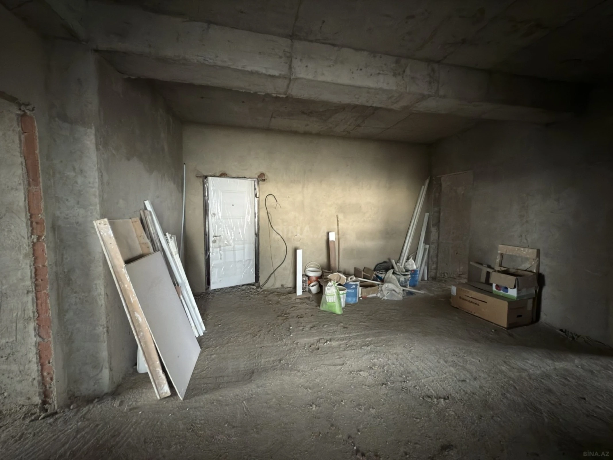 Satılır 3 otaqlı mənzil 220 m²