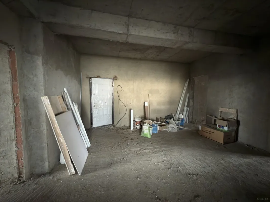 Satılır 3 otaqlı mənzil 220 m²