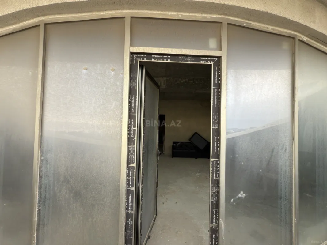 Satılır 3 otaqlı mənzil 220 m²