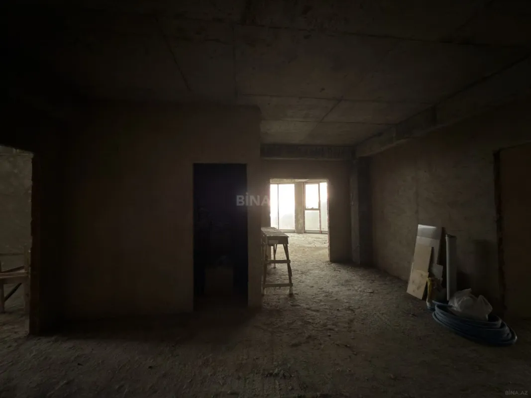 Satılır 3 otaqlı mənzil 220 m²