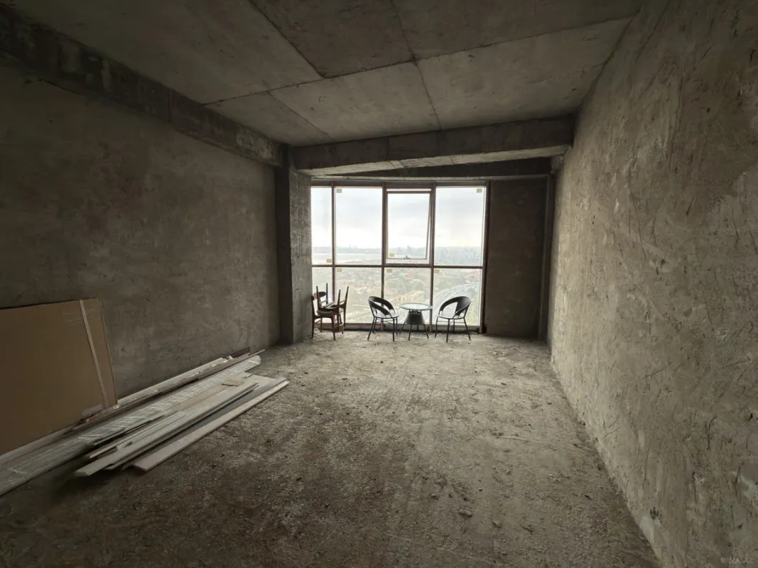 Satılır 3 otaqlı mənzil 220 m²