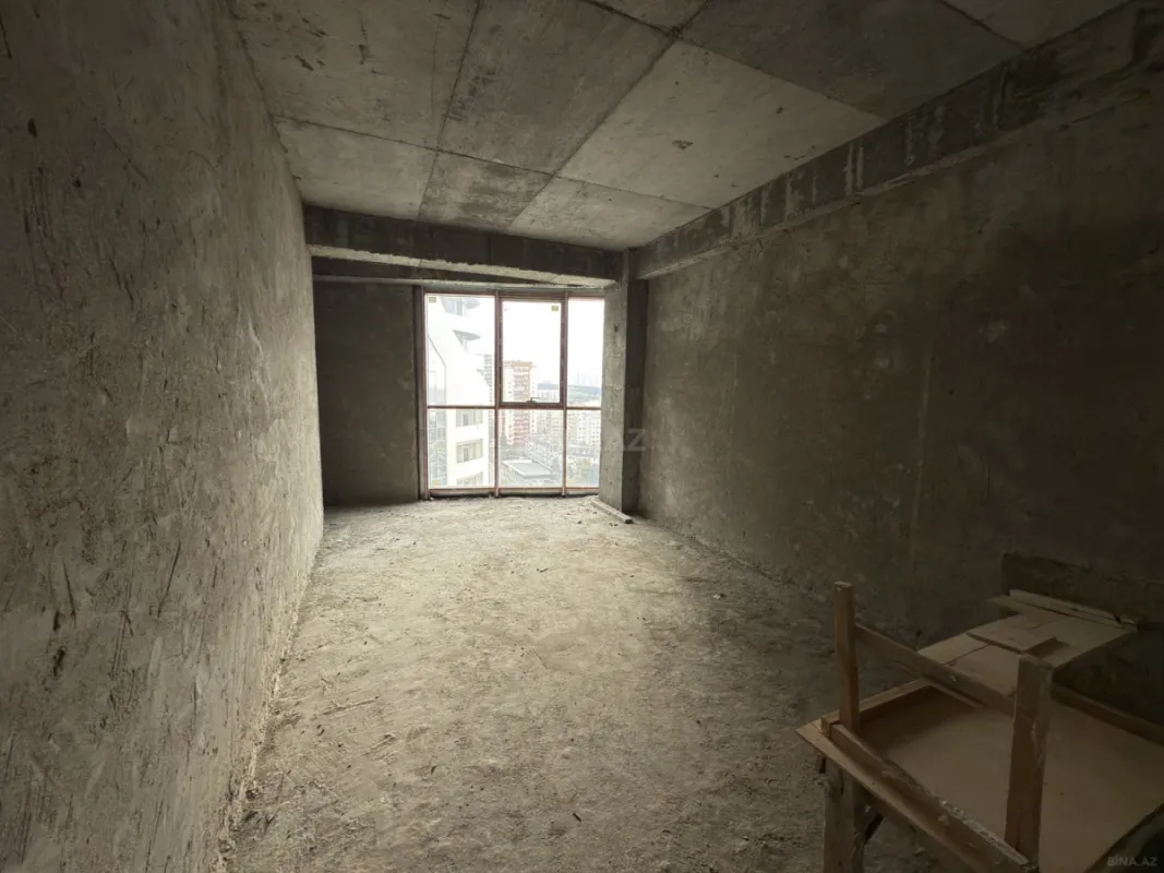 Satılır 3 otaqlı mənzil 220 m²