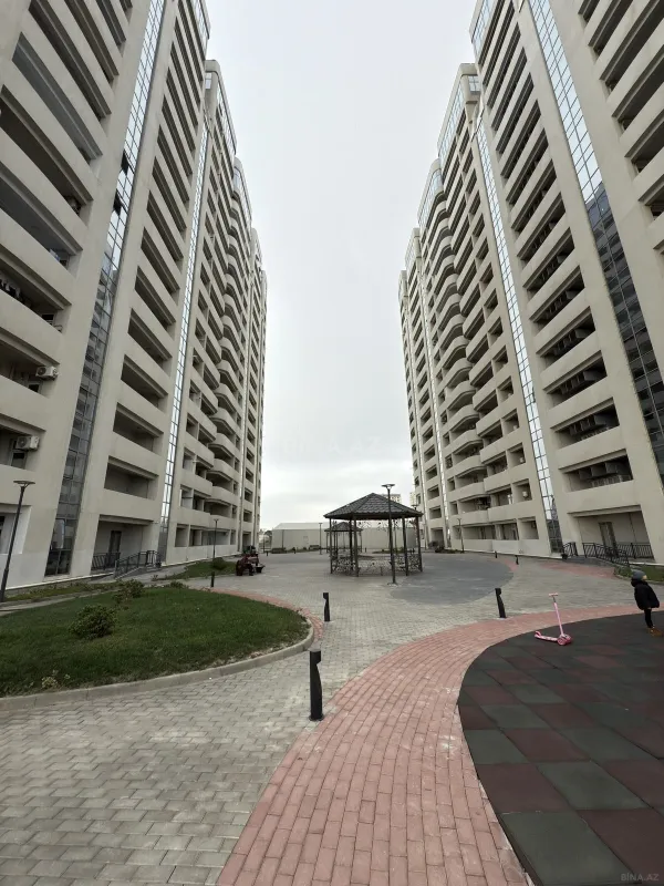 Satılır 3 otaqlı mənzil 220 m²