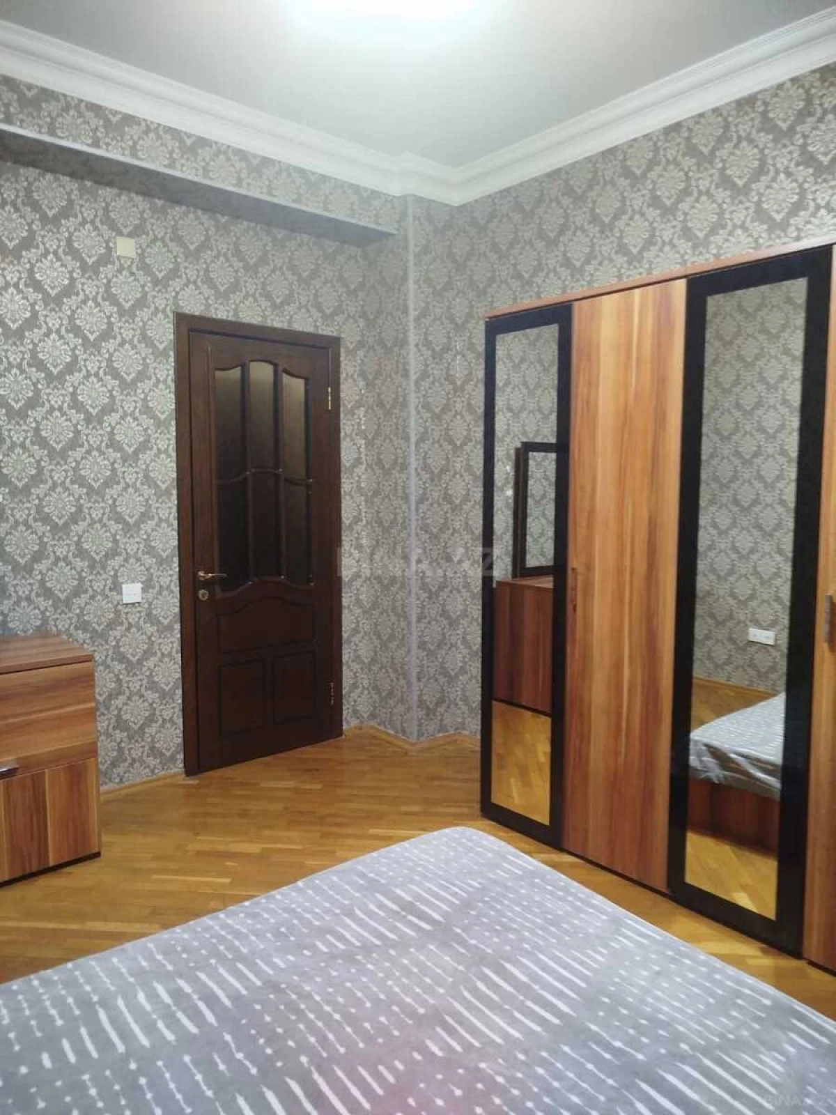Satılır 4 otaqlı mənzil 96 m²