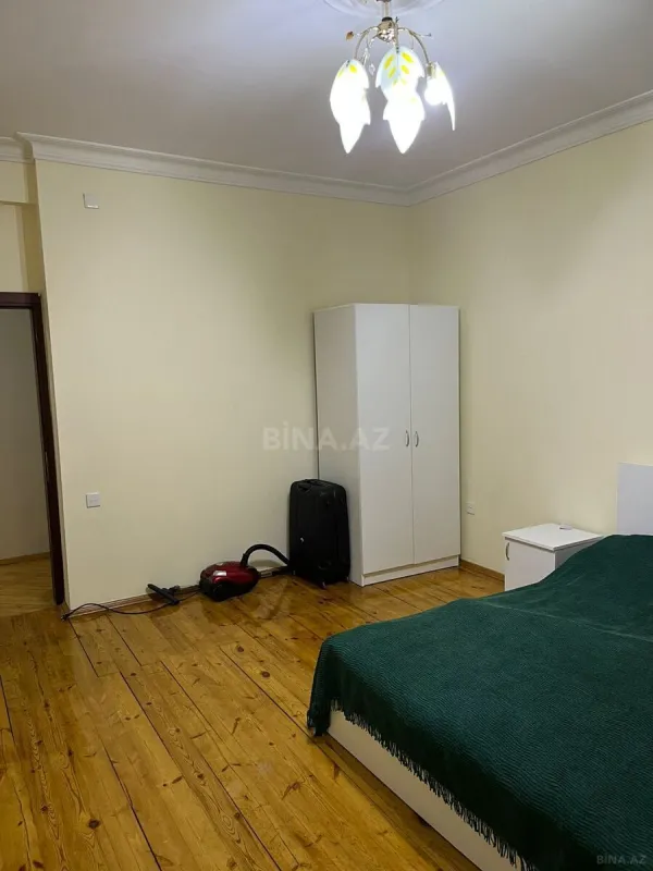 Satılır 4 otaqlı mənzil 96 m²