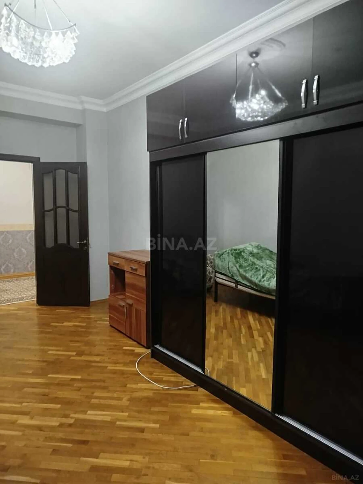 Satılır 4 otaqlı mənzil 96 m²