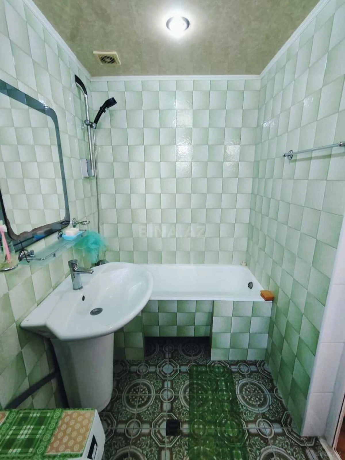 Satılır 4 otaqlı mənzil 96 m²