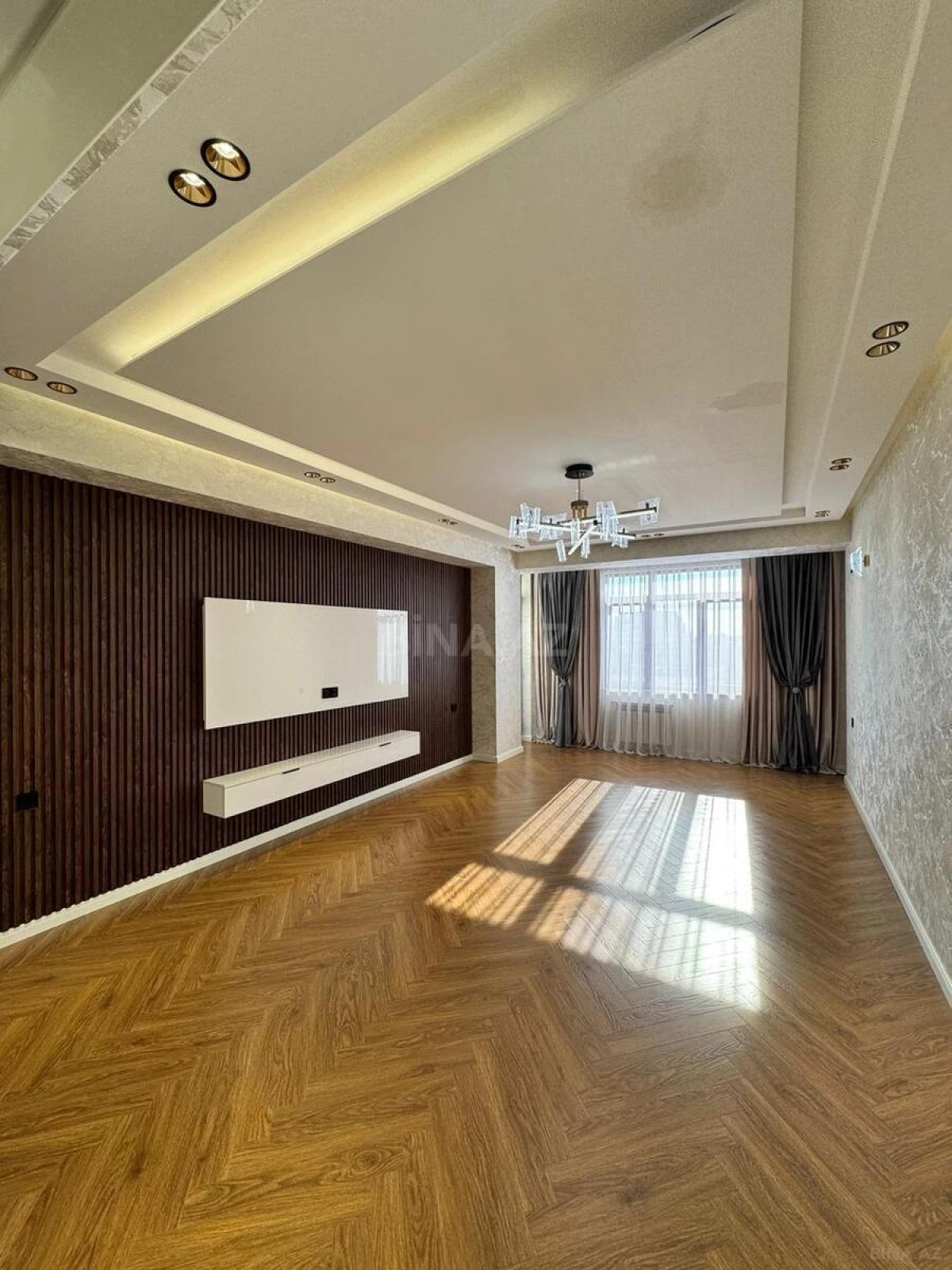 Satılır 3 otaqlı mənzil 115 m²