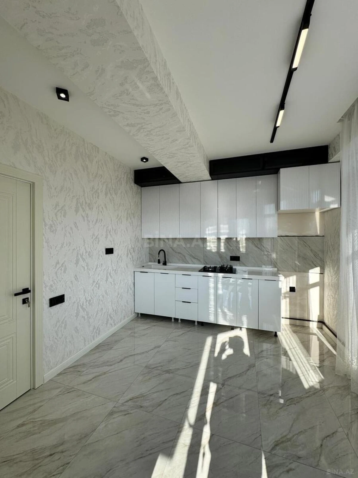 Satılır 3 otaqlı mənzil 115 m²