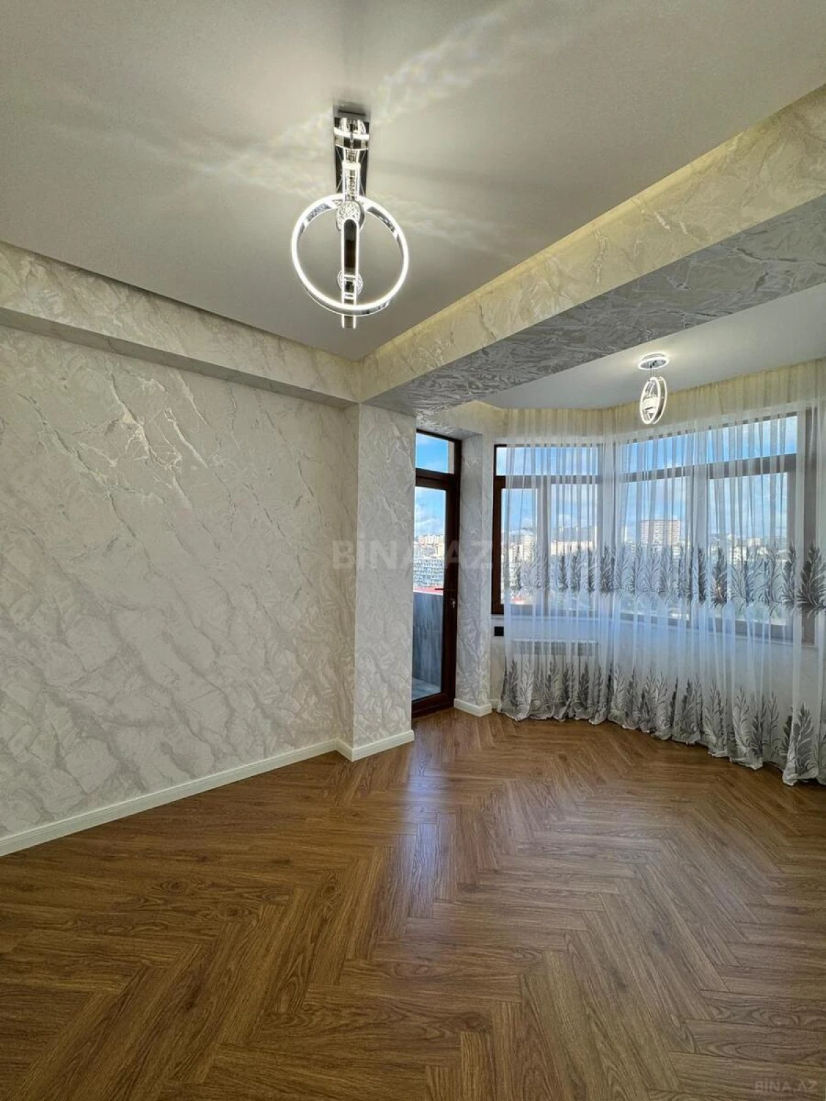 Satılır 3 otaqlı mənzil 115 m²