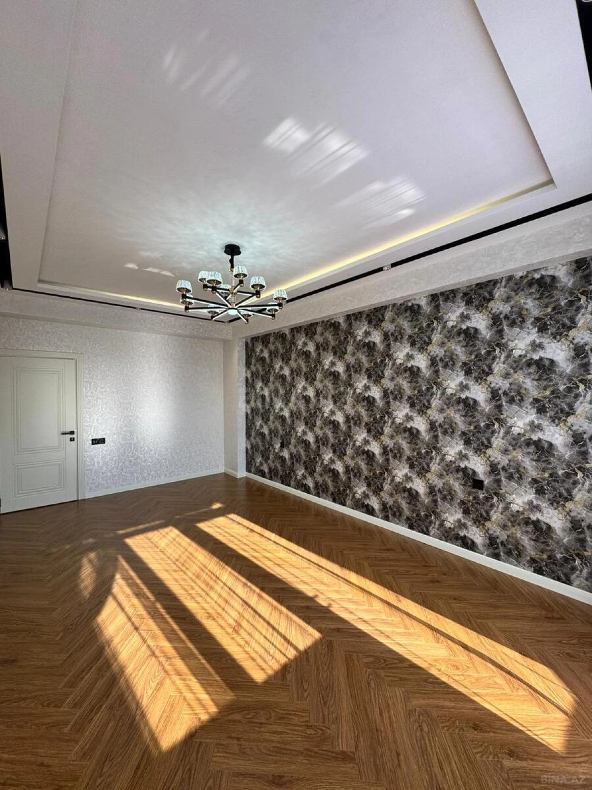 Satılır 3 otaqlı mənzil 115 m²