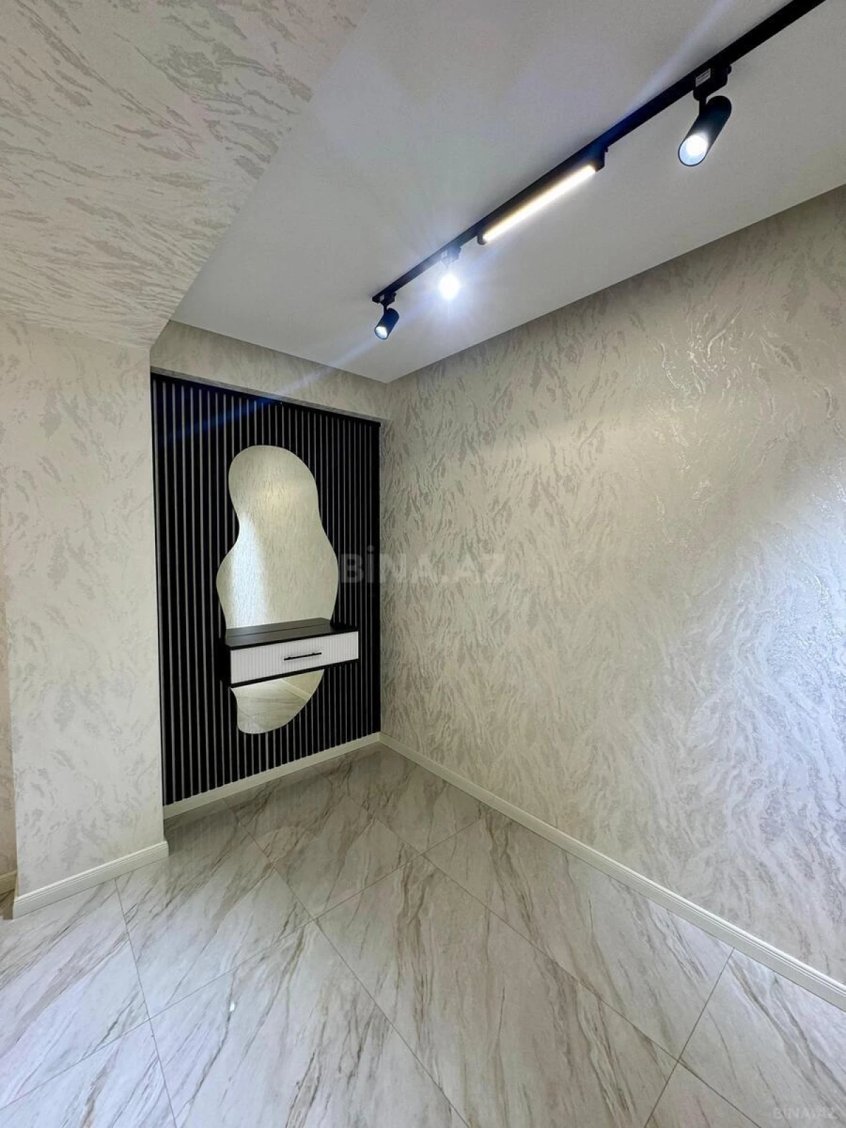 Satılır 3 otaqlı mənzil 115 m²