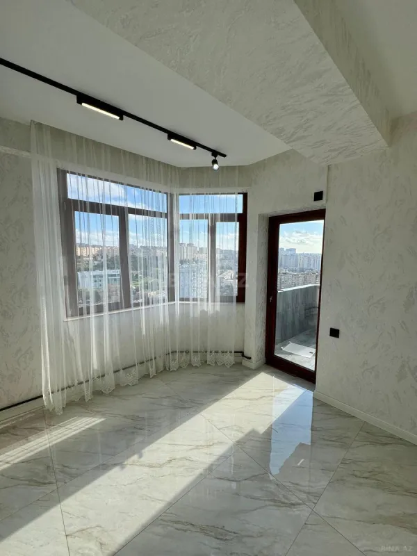 Satılır 3 otaqlı mənzil 115 m²