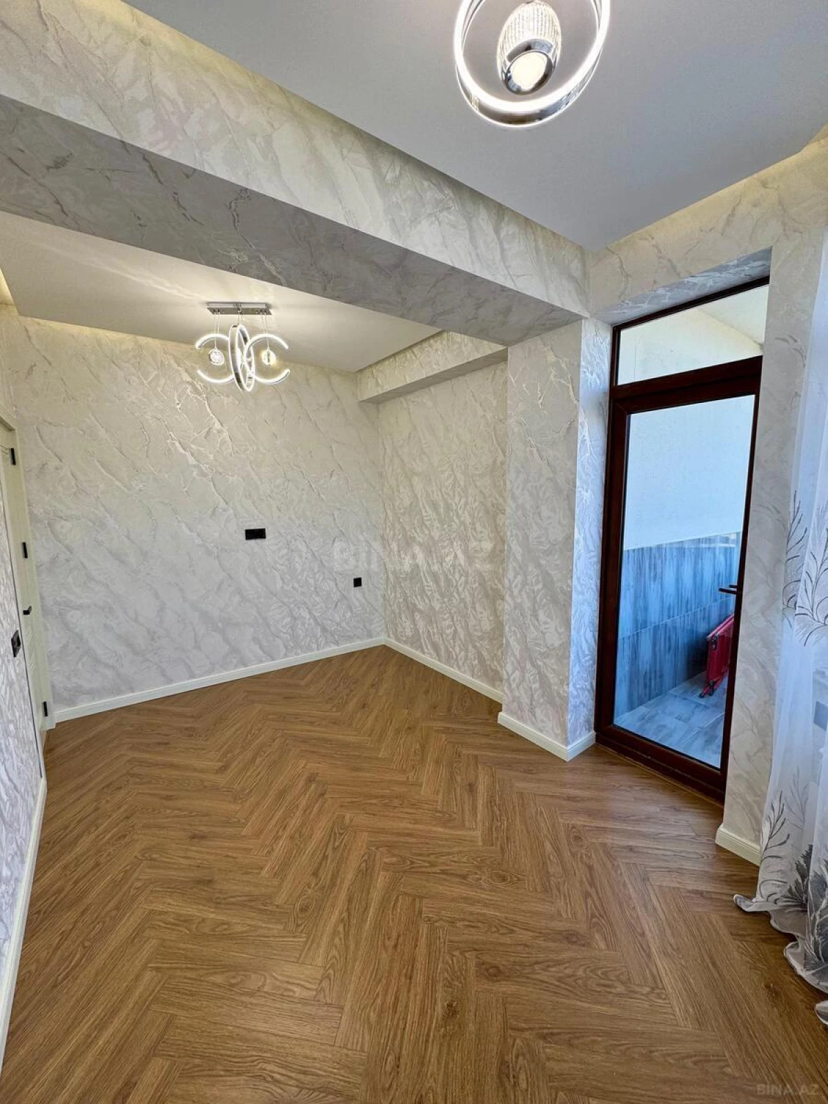 Satılır 3 otaqlı mənzil 115 m²