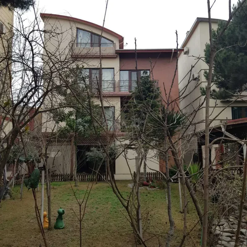 Kirayə verilir 8 otaqlı həyət evi 550 m²