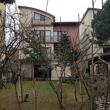 Kirayə verilir 8 otaqlı həyət evi 550 m² — Bakı, Badamdar 8 otaq 550.00 m²