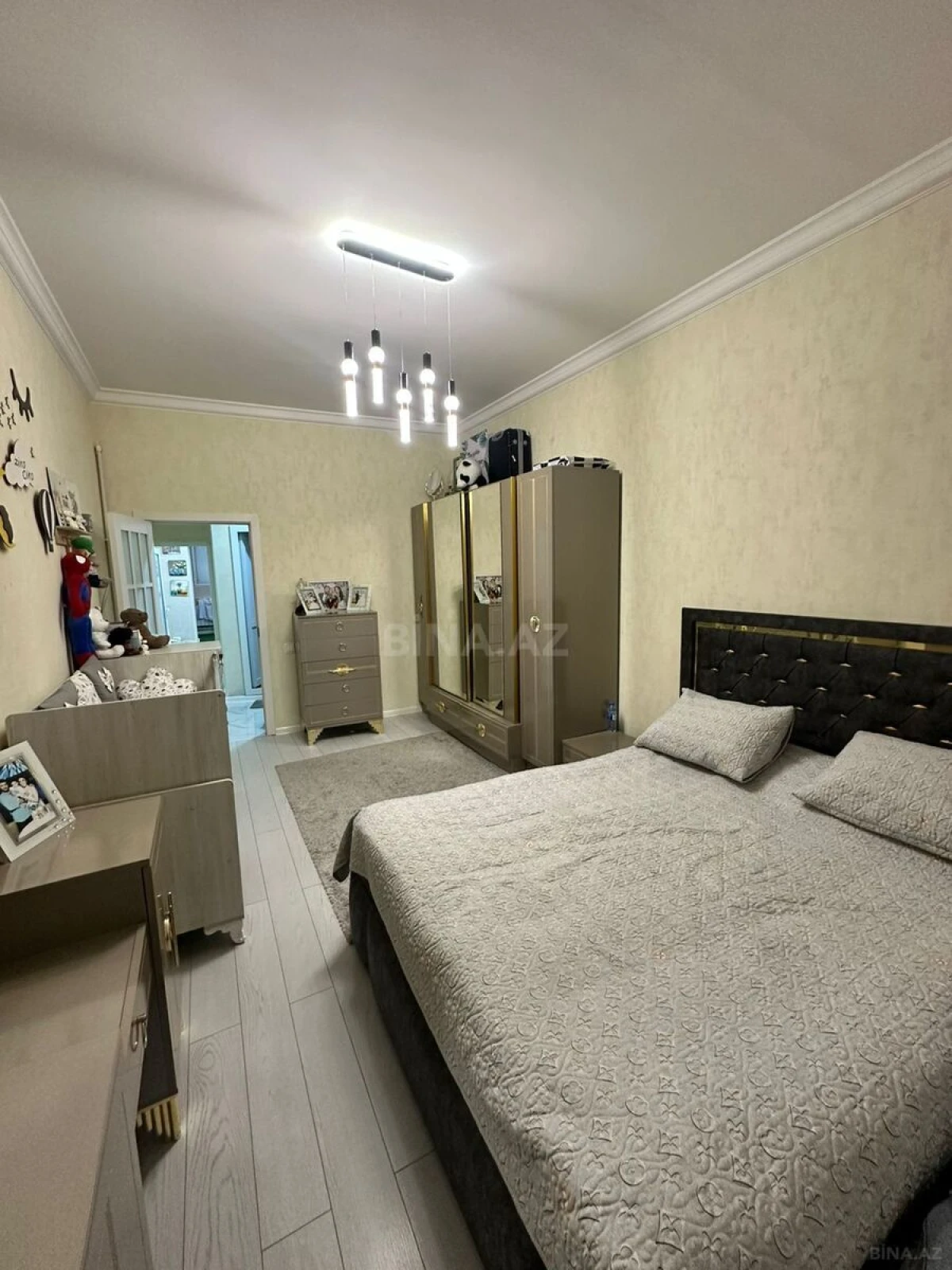 Satılır 2 otaqlı mənzil 65 m²
