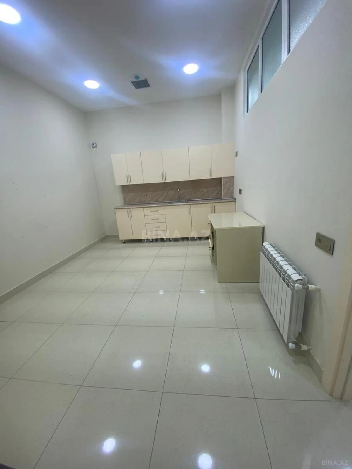 Kirayə verilir obyekt 171 m²