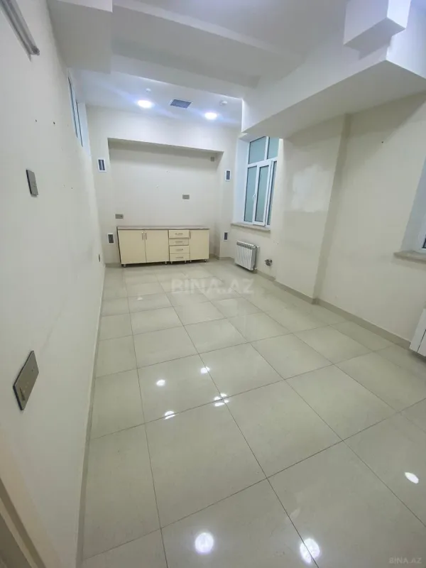 Kirayə verilir obyekt 171 m²