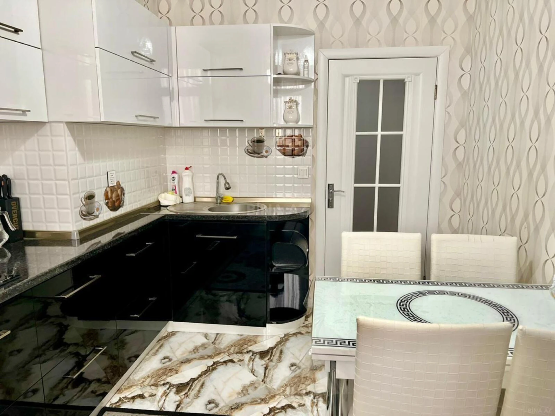 Satılır 2 otaqlı mənzil 68 m²