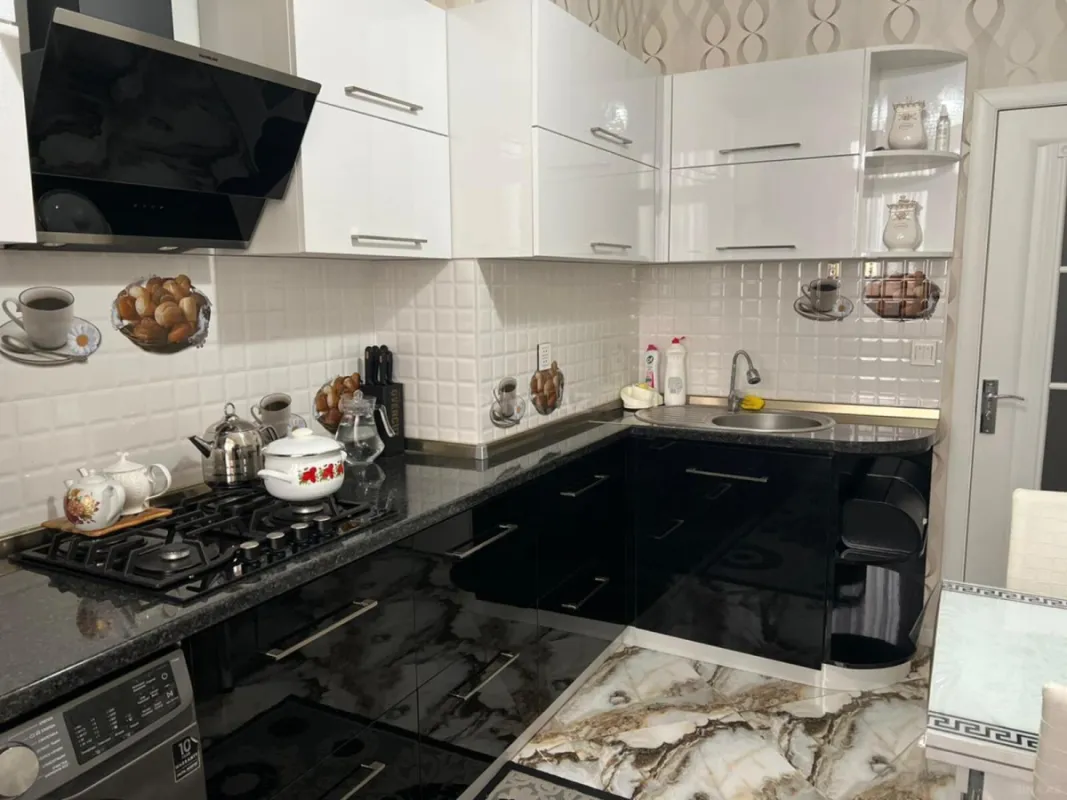 Satılır 2 otaqlı mənzil 68 m²